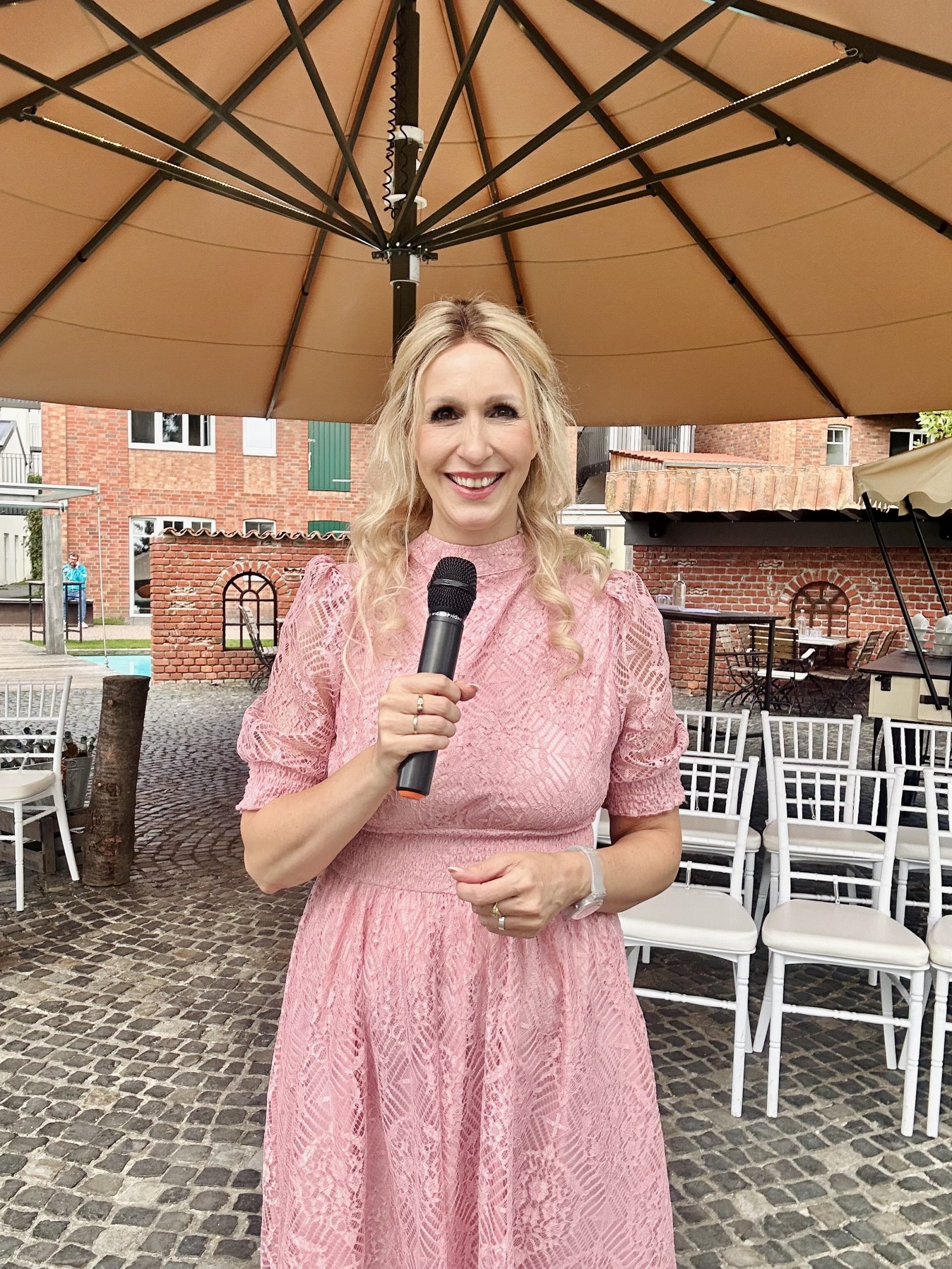 Moderatorin Sprecherin und  Traurednerin