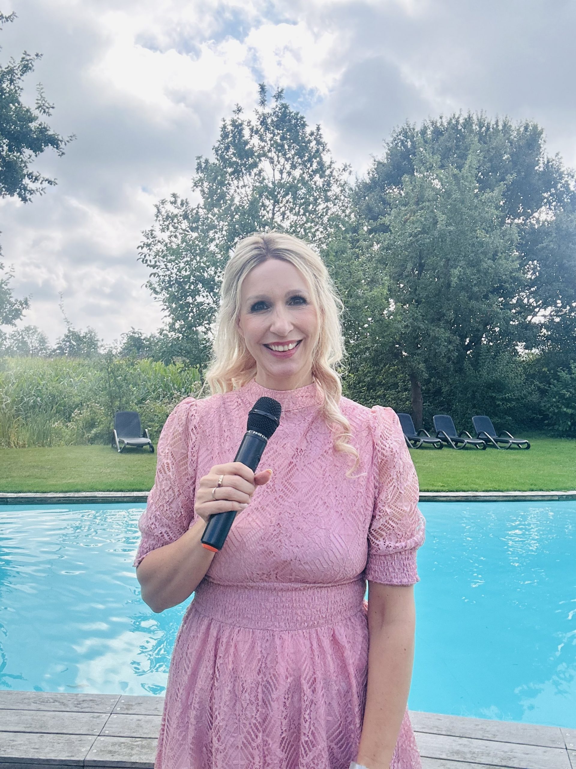 Moderatorin Sprecherin und  Traurednerin Eva